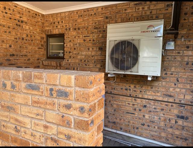 3 BEDROOM SECTIONAL TITLE FOR SALE IN COMET